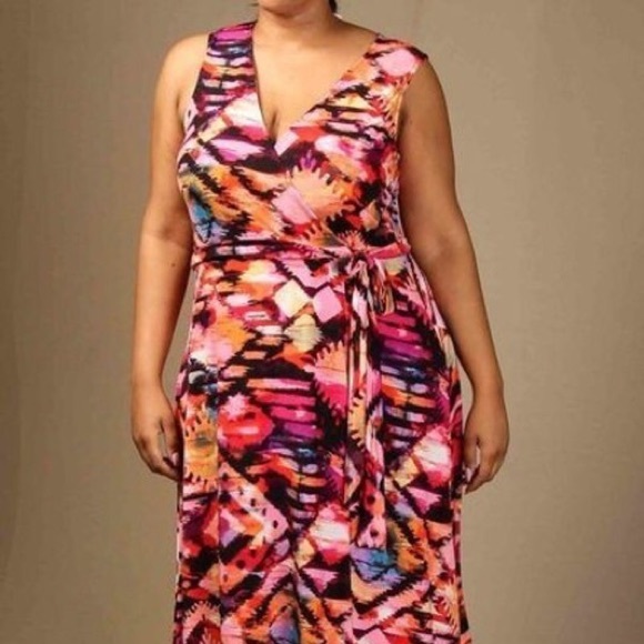 ✨LAST 1✨Sleeveless Wrap Maxi Dress - Picture 2 of 7